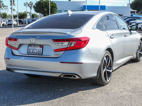 Used 2018 Honda Accord Sport image 9