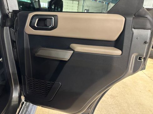 Used 2022 Ford Bronco Wildtrak image 14