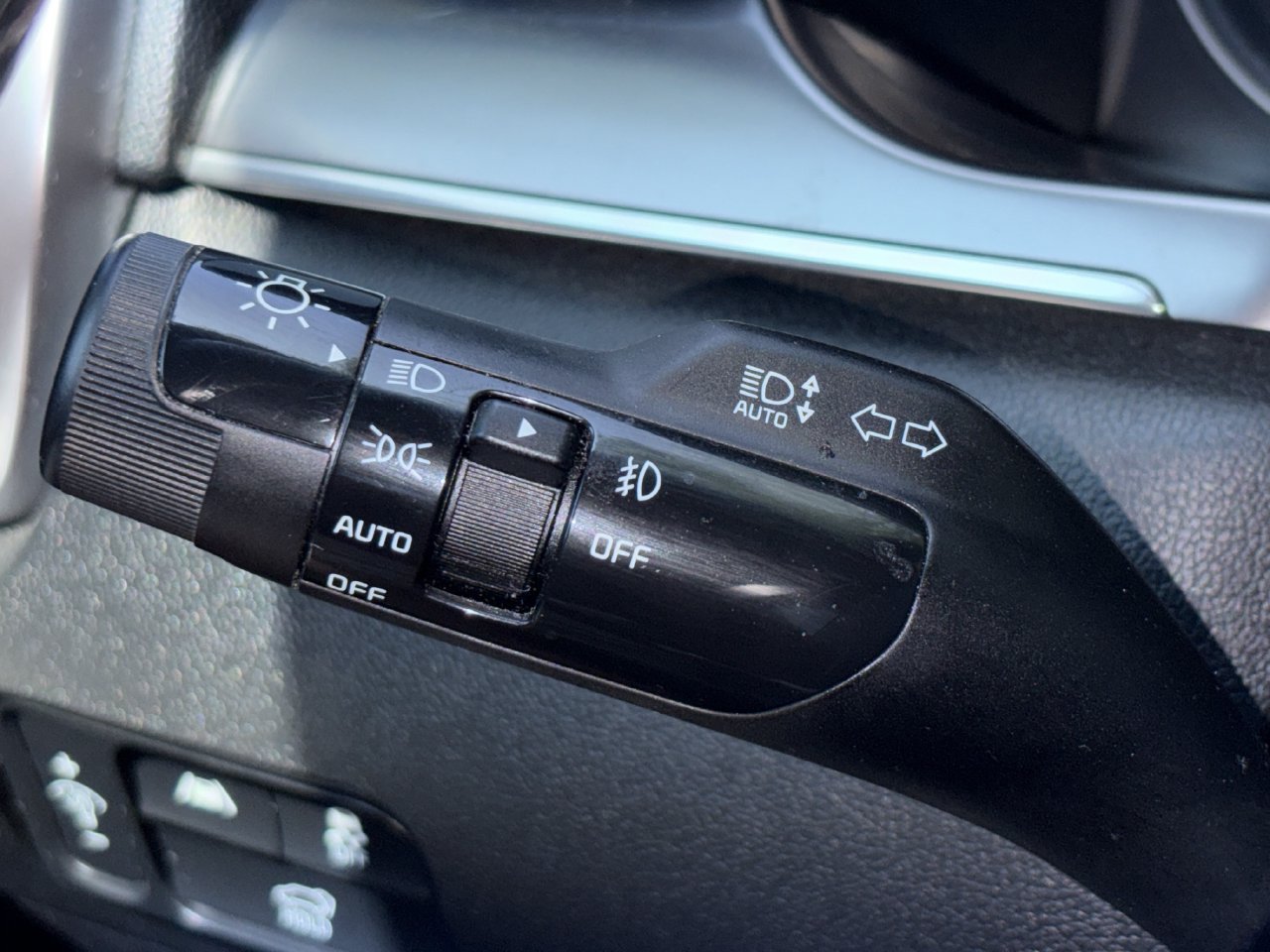 Used 2023 Kia Sorento EX AWD/4WD image 9
