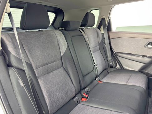 Used 2023 Nissan Rogue SV FWD image 33
