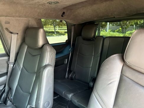 Used 2020 Cadillac Escalade Platinum AWD/4WD image 20