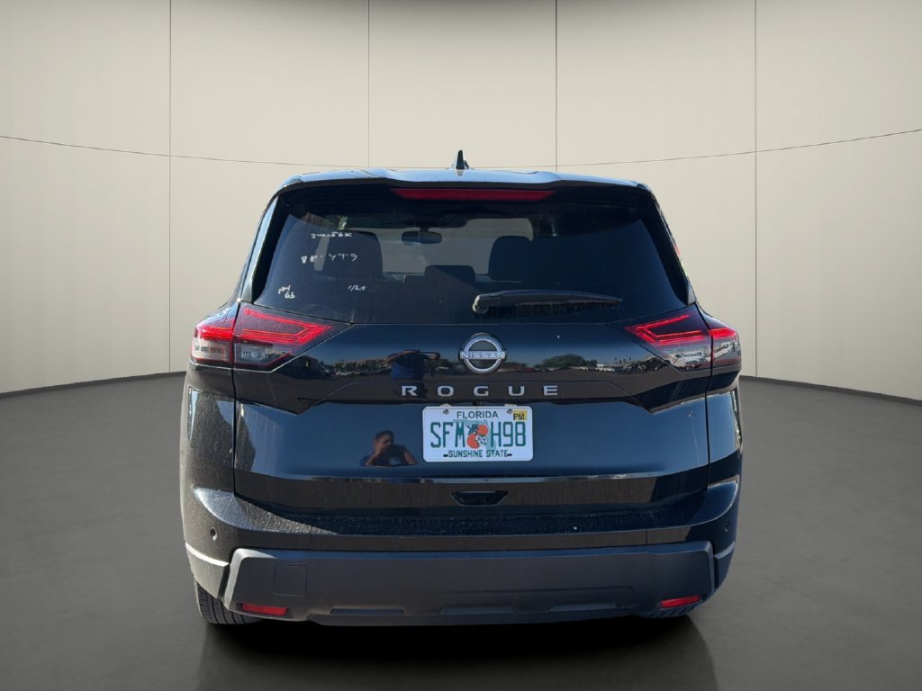 Used 2024 Nissan Rogue S FWD image 4