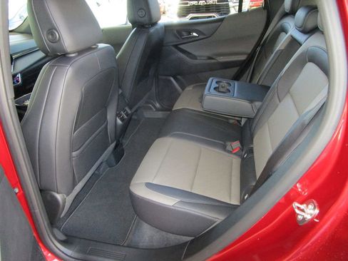 New 2026 Chevrolet Equinox LT w/ Convenience Package II image 16