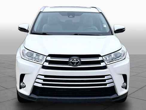 Used 2018 Toyota Highlander XLE FWD image 4
