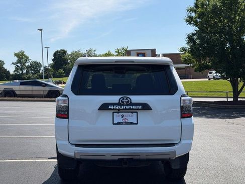 Used 2024 Toyota 4Runner TRD Off-Road Premium AWD/4WD image 7