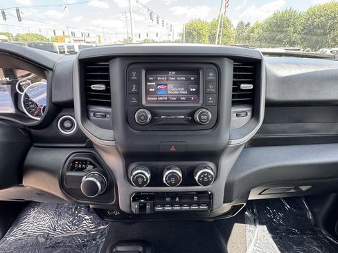 Used 2024 RAM 2500 Tradesman w/ Chrome Appearance Group image 27