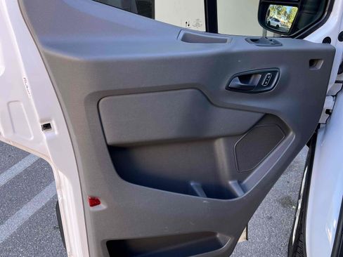 Used 2024 Ford Transit 350 XLT image 31