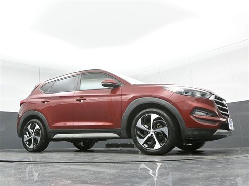 Used 2018 Hyundai Tucson Value w/ Cargo Package FWD image 31