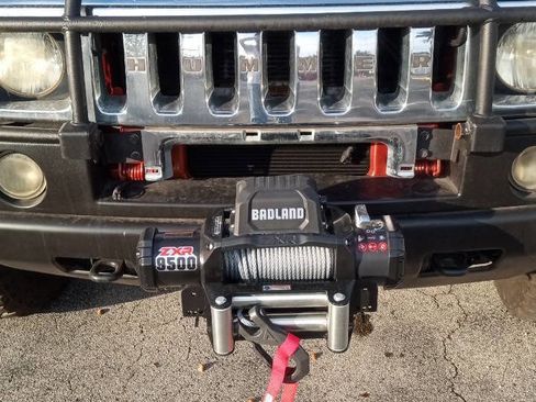 Used 2003 HUMMER H2 w/ Preferred Equipment Group image 4