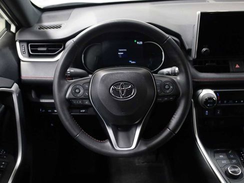 Used 2024 Toyota RAV4 SE image 22