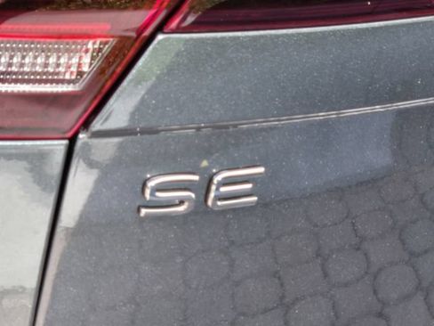 Certified 2023 Volkswagen Tiguan SE FWD image 10