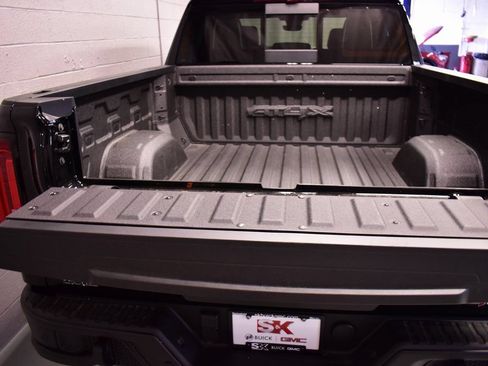 Used 2023 GMC Sierra 1500 AT4X w/ AT4X AEV Edition AWD/4WD image 9