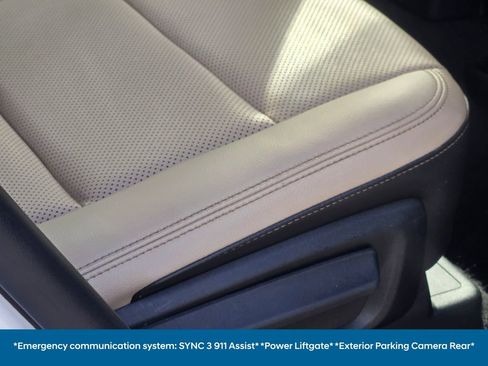 Used 2021 Ford Escape Titanium image 15