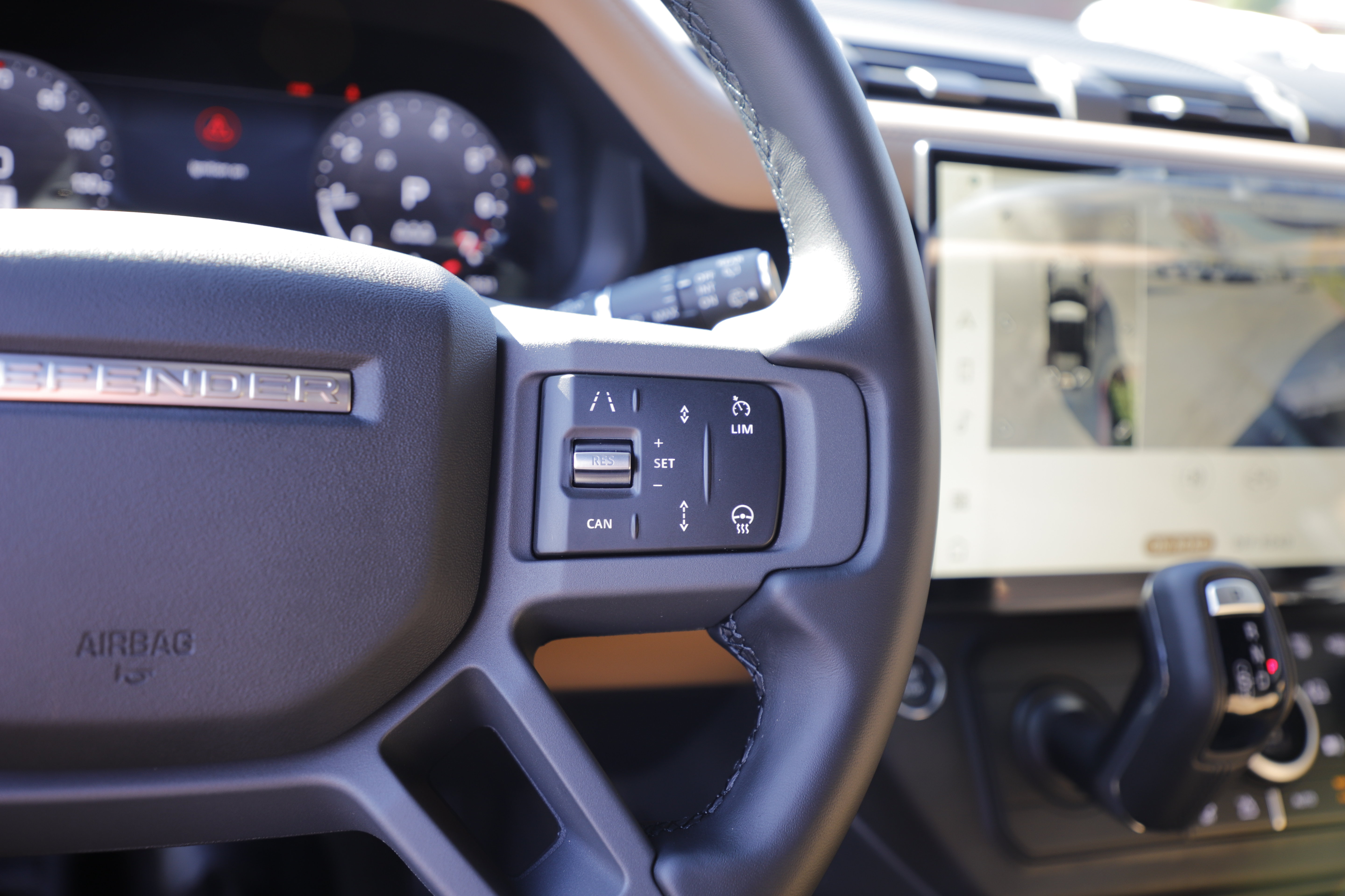 New 2026 Land Rover Defender 110 X-Dynamic SE AWD/4WD image 24