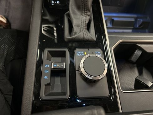 Used 2024 Toyota Tundra Limited image 26