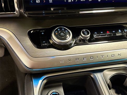 New 2026 Ford Expedition Max Platinum w/ Driver's Package image 16