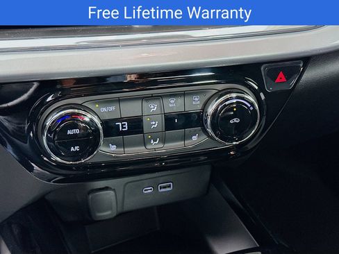 New 2025 Chevrolet Trax LT w/ Driver Confidence Package FWD image 16