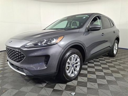 Used 2021 Ford Escape SE image 6