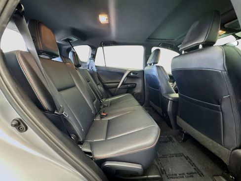 Used 2016 Toyota RAV4 SE FWD image 16