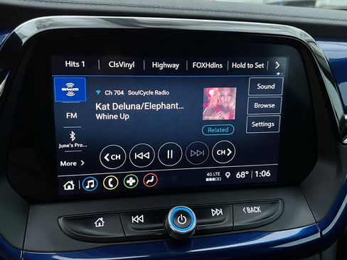 Used 2023 Chevrolet Camaro LT w/ Technology Package RWD image 10