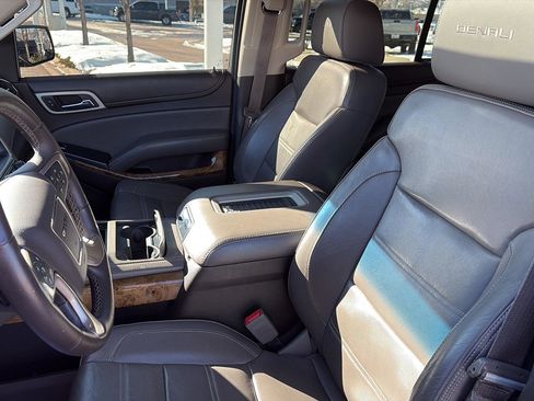Used 2015 GMC Yukon Denali w/ Premium Package image 11