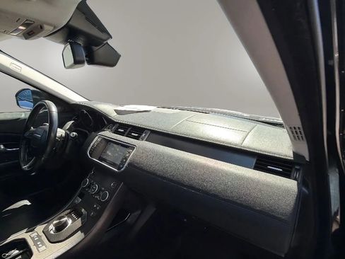 Used 2018 Land Rover Range Rover Evoque SE Sport Utility 4D image 32