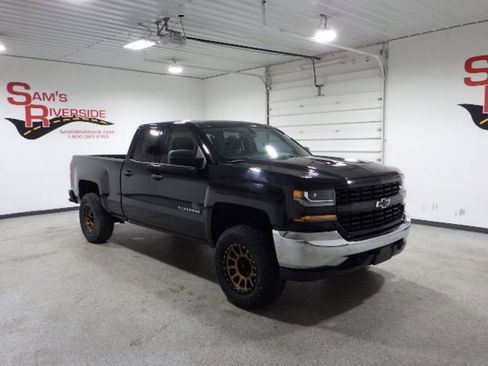 Used 2018 Chevrolet Silverado 1500 W/T w/ Black Out Edition image 6