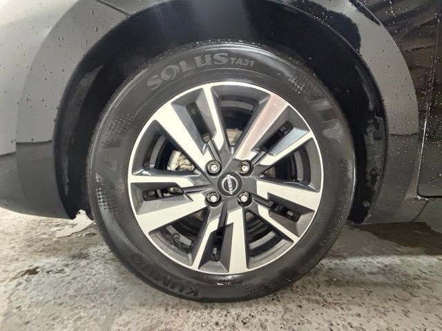 Used 2024 Nissan Versa SV FWD image 12