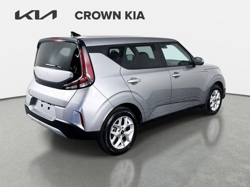 Certified 2025 Kia Soul LX w/ LX Technology Package FWD image 5