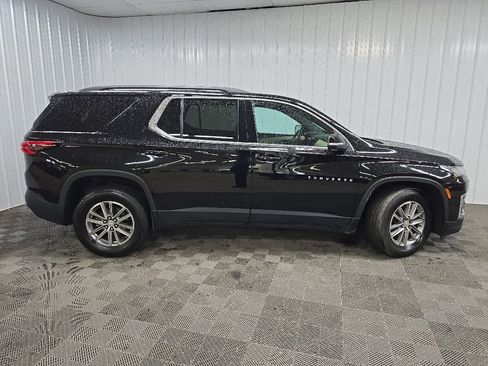 Used 2023 Chevrolet Traverse LT AWD/4WD image 2