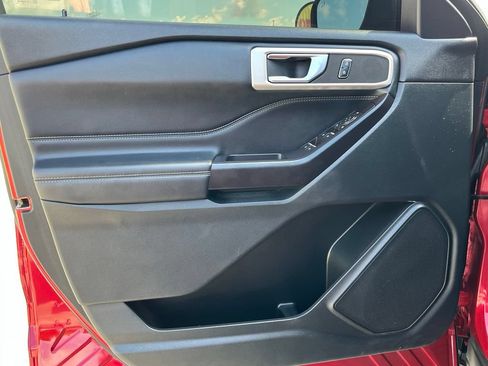 Used 2020 Ford Explorer XLT w/ Equipment Group 202A AWD/4WD image 13