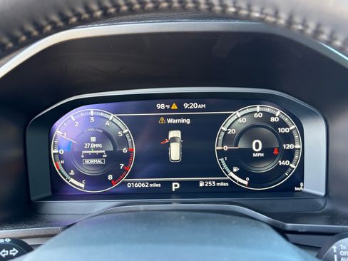 Used 2024 Mitsubishi Outlander FWD image 24