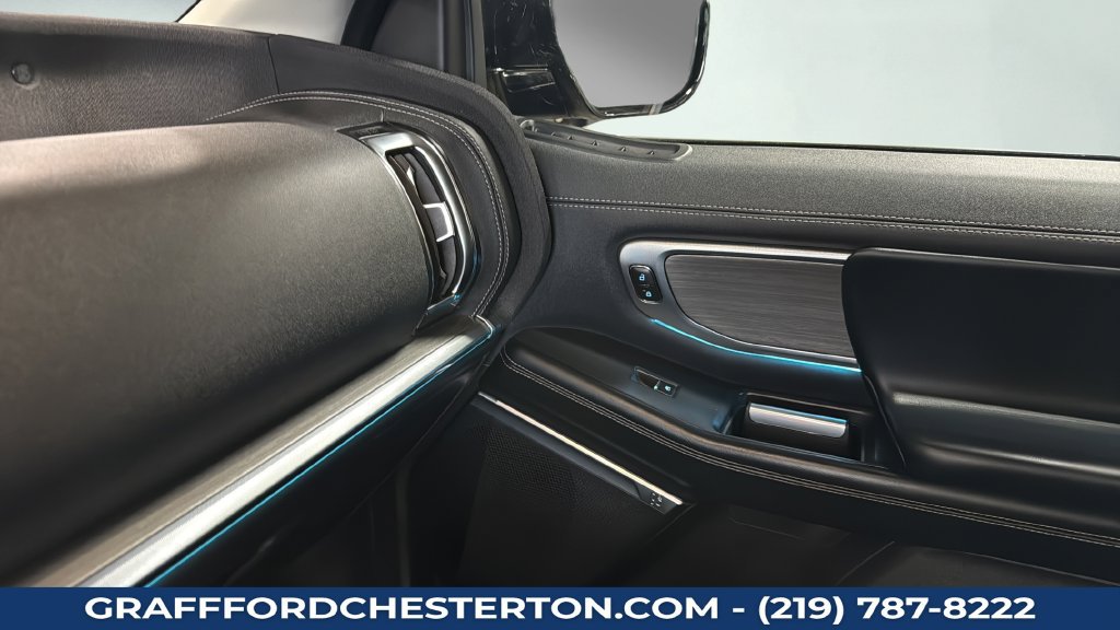 Used 2025 Ford Expedition Platinum AWD/4WD image 13