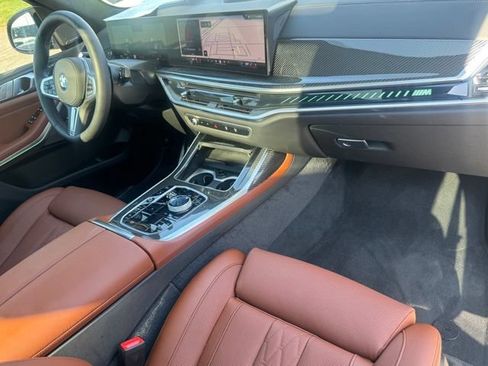 Used 2026 BMW X7 M60i AWD/4WD image 28