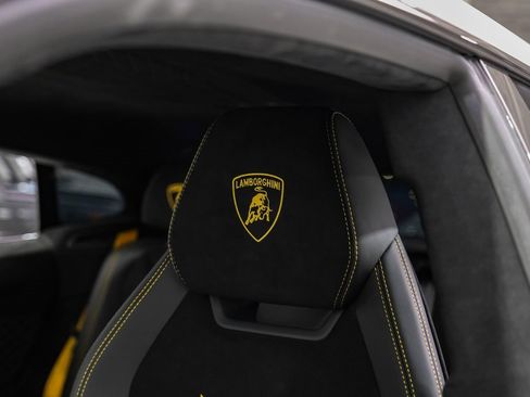 Used 2024 Lamborghini Urus Performante image 34