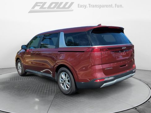 Used 2023 Kia Carnival LX FWD image 6
