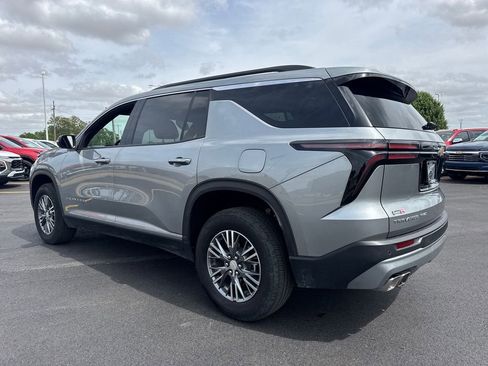 Used 2026 Chevrolet Traverse LT AWD/4WD image 4