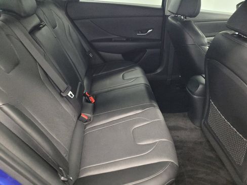 Used 2023 Hyundai Elantra Limited FWD image 19