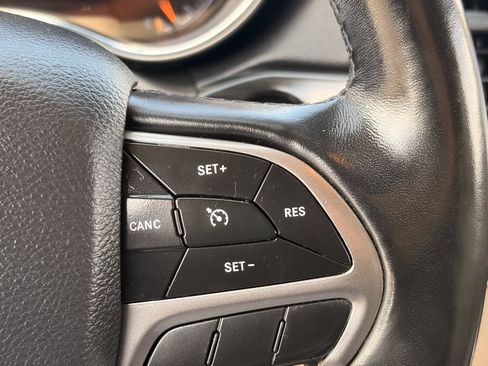 Used 2020 Jeep Grand Cherokee Limited w/ Luxury Group II RWD image 25