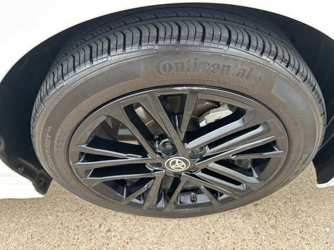 Used 2025 Toyota Camry SE w/ Multimedia Upgrade Package image 19