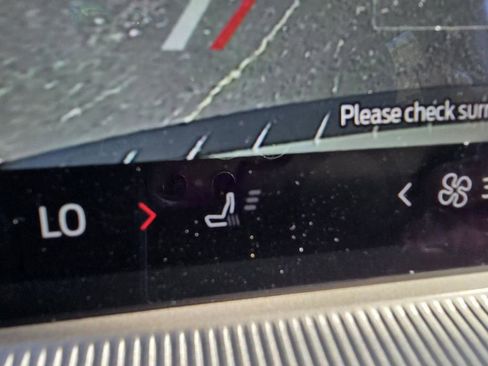 New 2025 Ford Explorer Active image 22