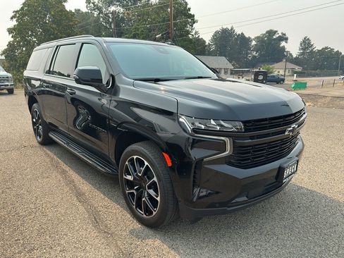 Used 2024 Chevrolet Suburban RST w/ Luxury Package AWD/4WD image 7
