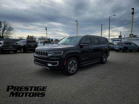 Used 2024 Jeep Wagoneer L Series II w/ Flexible Seating Group image 3