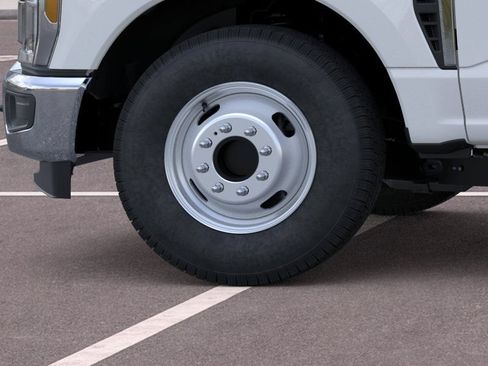 New 2026 Ford F350 XL w/ XL Chrome Package RWD image 18