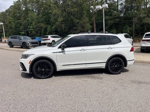 Used 2022 Volkswagen Tiguan SE R-Line AWD/4WD image 39
