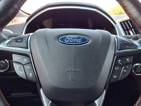 Used 2020 Ford Edge ST-Line w/ Cold Weather Package AWD/4WD image 14