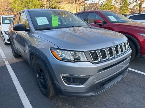 Used 2019 Jeep Compass Sport w/ Cold Weather Group image 2