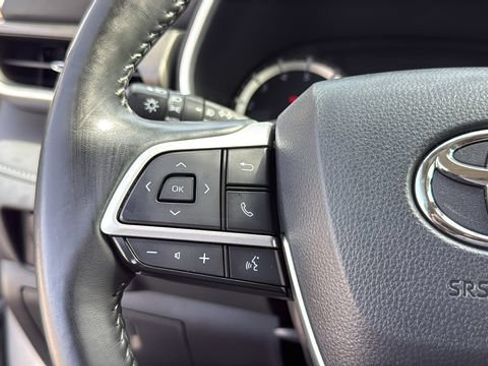 Used 2023 Toyota Highlander XLE FWD image 23