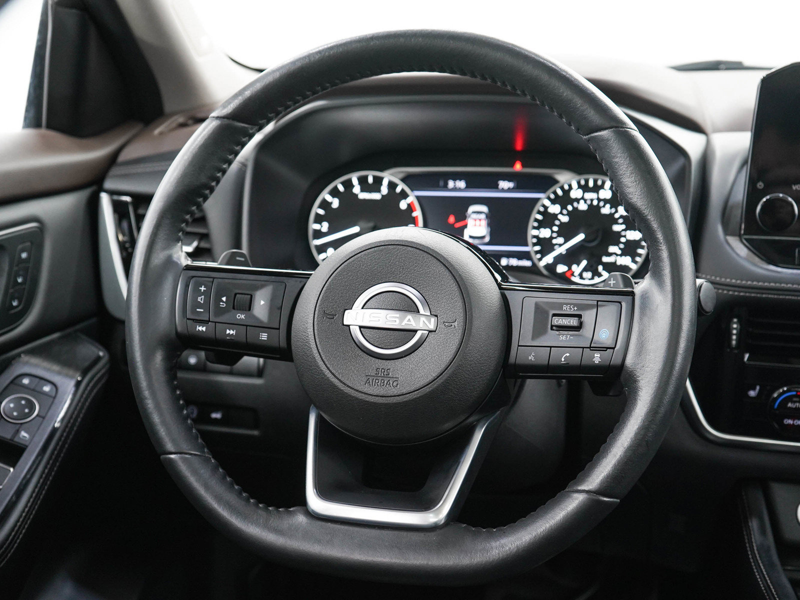 Used 2023 Nissan Rogue SL w/ SL Premium Package AWD/4WD image 17