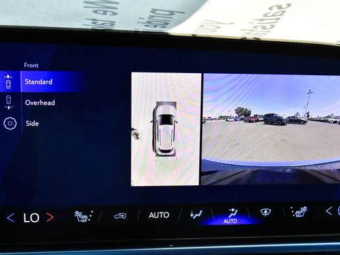 Used 2025 Chevrolet Equinox EV LT FWD image 23